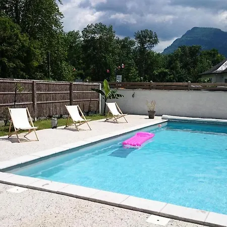 Les 3 Edelweiss*** A Avec Piscine Commune 85550